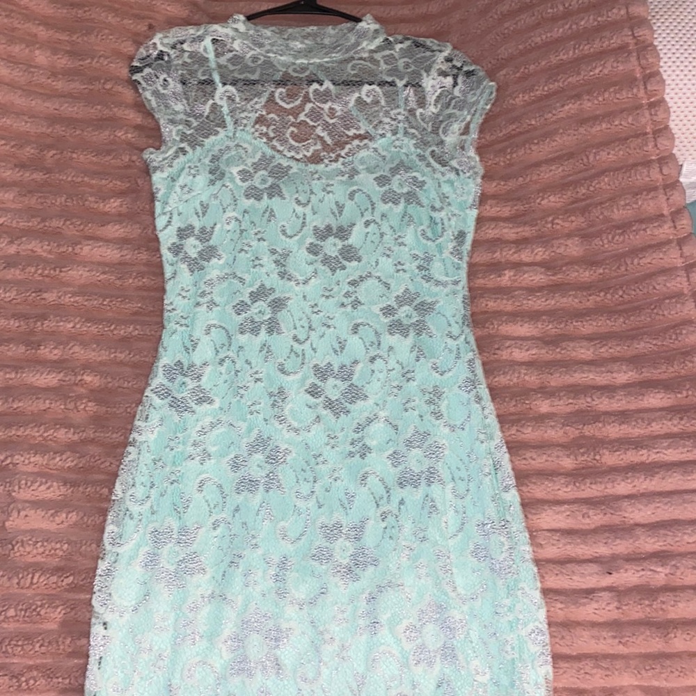 NoBo woman’s medium dress 👗